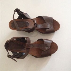 Vanessa Bruno Leather Wedge Sandals size 38